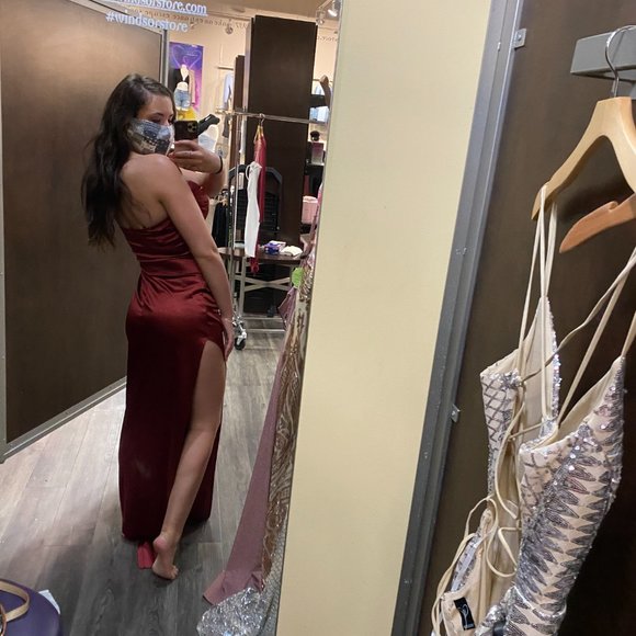 NWT Windsor Lola High Slit Satin Dress in Burgundy M - Picture 6 of 6